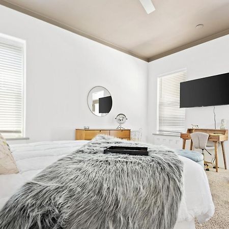 115 N Main Huge 2 Bedroom Unit On Main Street Saint Charles エクステリア 写真