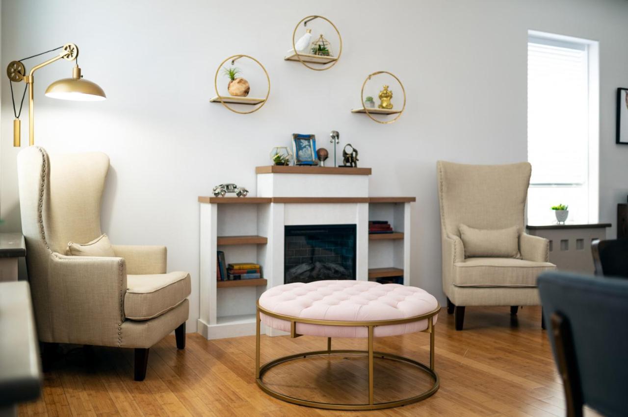 115 N Main Huge 2 Bedroom Unit On Main Street Saint Charles エクステリア 写真