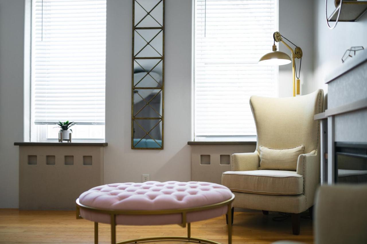115 N Main Huge 2 Bedroom Unit On Main Street Saint Charles エクステリア 写真