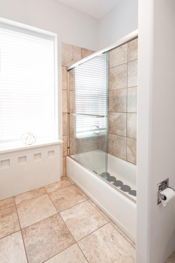 115 N Main Huge 2 Bedroom Unit On Main Street Saint Charles エクステリア 写真