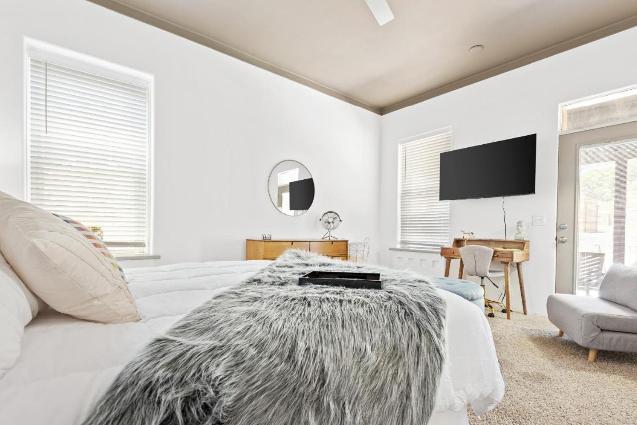 115 N Main Huge 2 Bedroom Unit On Main Street Saint Charles エクステリア 写真